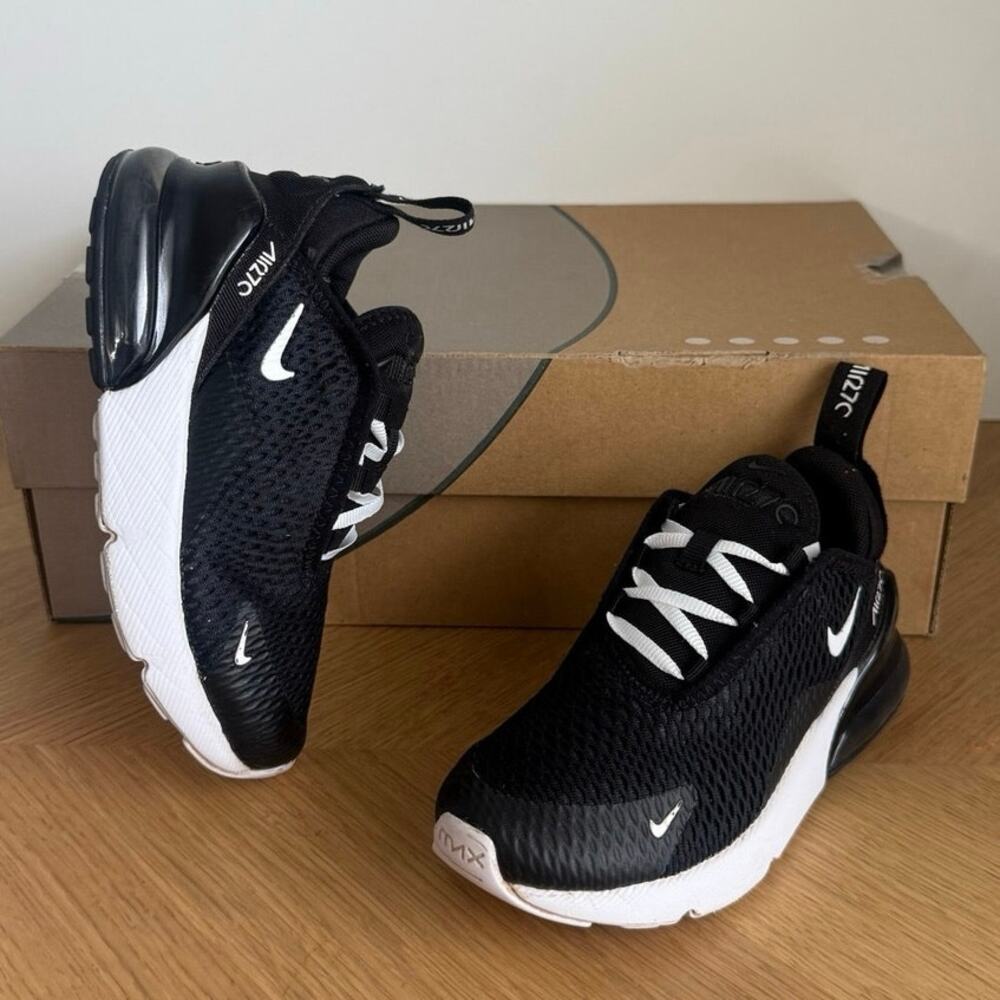 Nike Air Max 270 Black/White Men/Women ??Sneakers- SZ 10.5 C